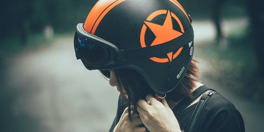 12 Cara Merawat Helm agar Tetap Awet, Mengilap Seperti Baru