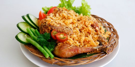 Nama Ibu Bawa Berkah, Ayam Goreng Jogja Bu Muryani Hadir dari Tradisi Ater-Ater