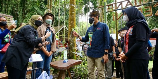 Ke Desa Wisata Bareng Bupati Ipuk, Menteri Sandi Yakin Wisata Banyuwangi Bangkit