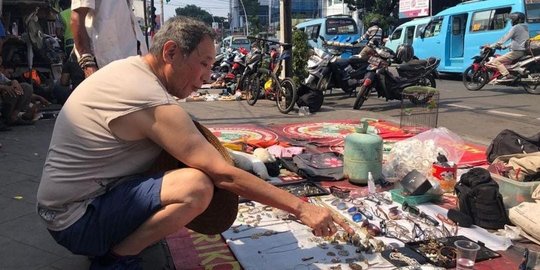 Punya Harta Triliunan Rupiah, Konglomerat Ini Belanja di Pasar Loak Jatinegara
