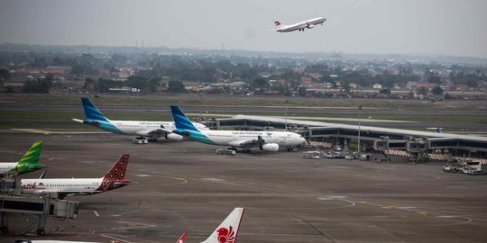 Aturan Baru: Penumpang Pesawat dari Luar Negeri Wajib Tes PCR di Bandara Cengkareng