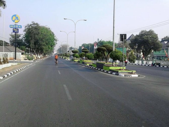 lokasi car free day di karawang