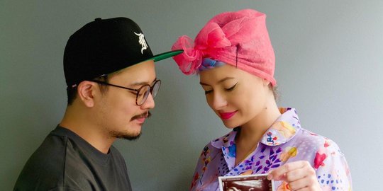 4 Tahun Menanti, Intip Momen Derby Romero Umumkan Kehamilan Sang Istri