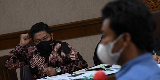 Saksi Ungkap Eks Penyidik KPK Minta Penyetoran Uang Disamarkan dari Usaha Konfeksi