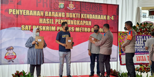 Ungkap Penggelapan, Polres Metro Depok Serahkan 31 Mobil ke Pemilik