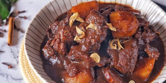 Sering Dikira Kuliner Lokal, Ternyata Semur adalah Warisan Kuliner Belanda