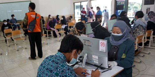 DPR dan PGRI Kecam Kadisdik Aceh Ancam Kepala Sekolah Terkait Vaksinasi Pelajar