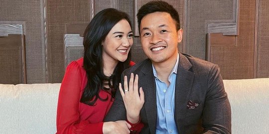 Anak Salah Satu Orang Terkaya di RI Pamer Cincin sama Pacar, Ramai Ucapan Selamat