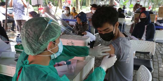 Percepat Vaksinasi Wilayah Aglomerasi, Surabaya Raya Targetkan Masuk PPKM Level 1