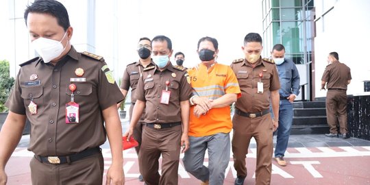 Kejati Tahan Satu Tersangka Kasus Korupsi Bank Jatim