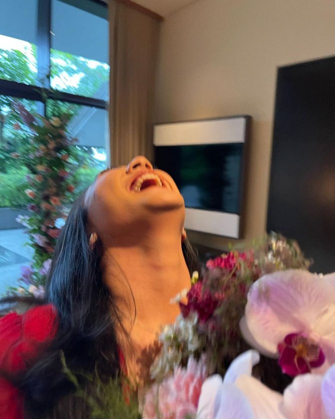 putri tanjung lamaran