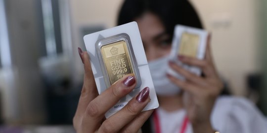 Harga Emas Naik Lagi Menjadi Rp926.000 per Gram - Vimarsana News