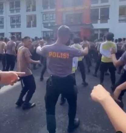 video polisi lagi senam goyangannya lihai banget jadi sorotan