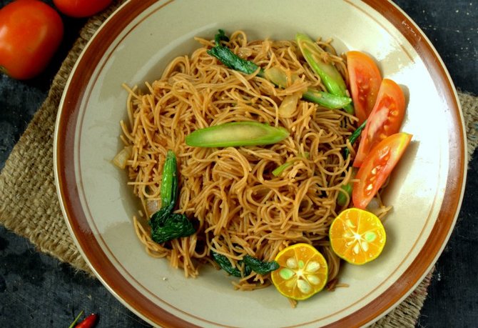 ilustrasi bihun goreng