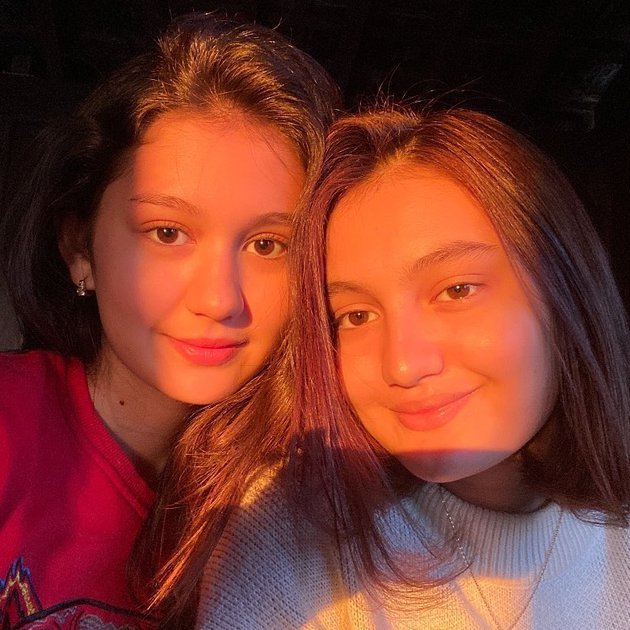 main di buku harian seorang istri intip 4 potret kompak zoe jackson bareng adik