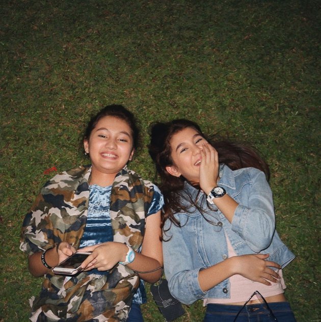 main di buku harian seorang istri intip 4 potret kompak zoe jackson bareng adik