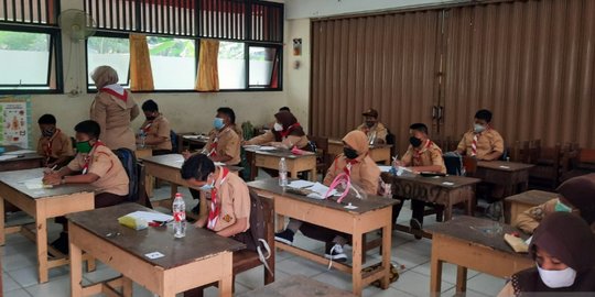 Survei Kemendikbudristek: 1.296 Sekolah Jadi Klaster Covid-19