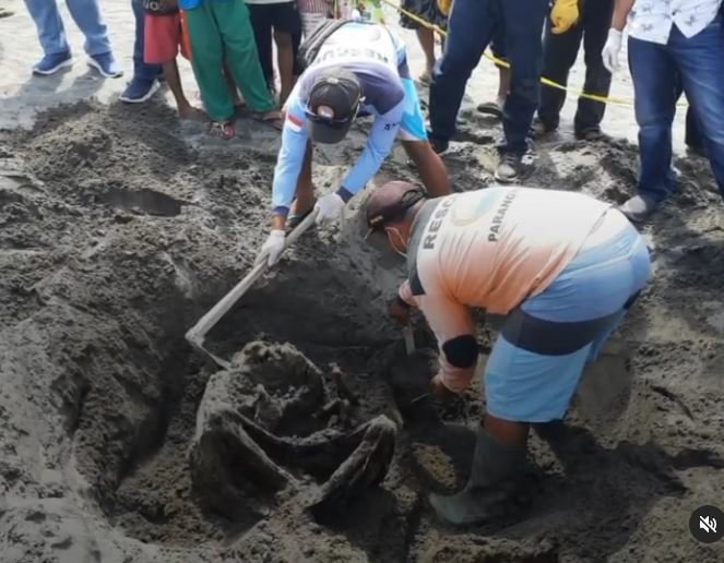 kerangka manusia di pantai parangkusumo