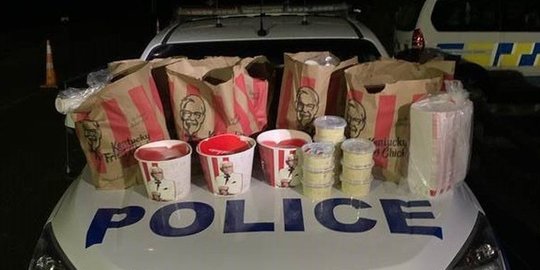 Polisi Selandia Baru Tangkap Pria Selundupkan KFC Saat Lockdown