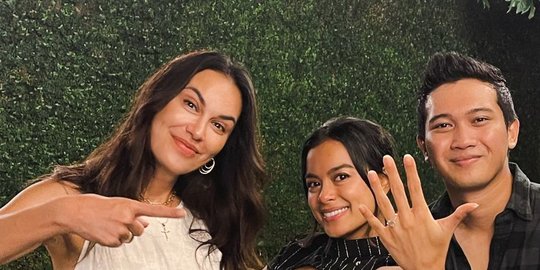 Sophia Latjuba Saksikan Eva Celia Dilamar Sang Kekasih, Foto Bareng Kayak Seumuran