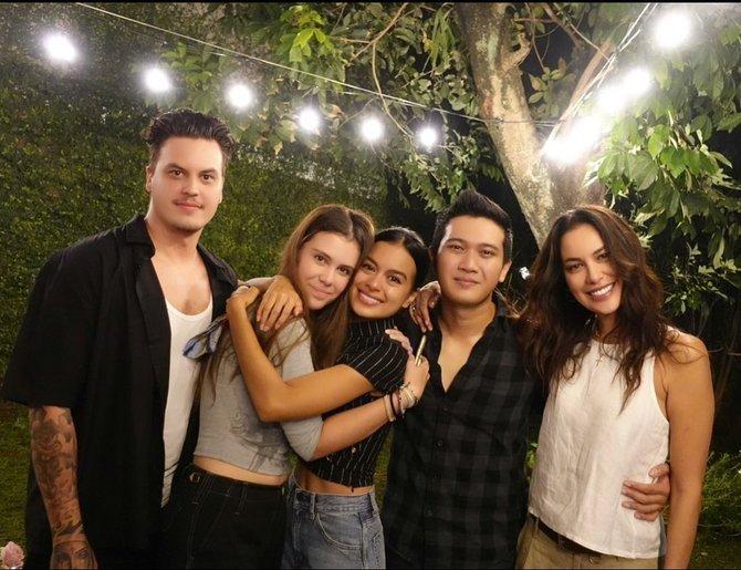 sophia latjuba di momen ultah eva celia