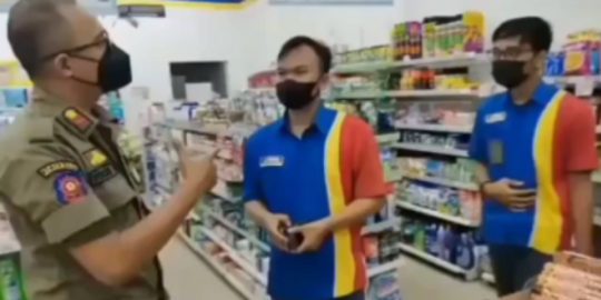 Viral, Video Satpol PP Bekasi Minta Indomaret Pasang Barcode PeduliLindungi