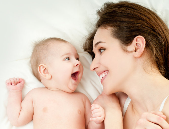 ilustrasi ibu dan bayi