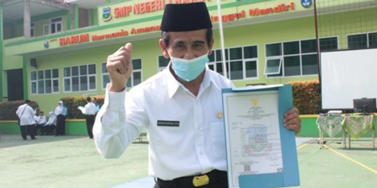 DPR Minta Pengumuman Seleksi Guru Honorer Ditunda Karena Bermasalah