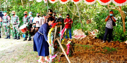 Praka Anumerta Ida Bagus Putu Dimakamkan di Taman Makam Pahlawan Ngabang