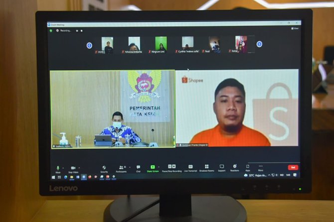 wali kota kediri abdullah abu bakar membuka kelas perdana sobat ukm shopee