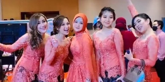 Curi Perhatian, Ini 4 Potret Bridesmaid di Lamaran Ria Ricis dan Teuku Ryan