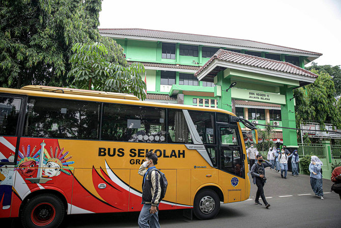 bus sekolah dki jakarta untuk antar jemput siswa saat ptm