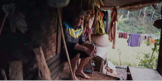 Demi Menjaga Padi, Si Abah Rela Tinggal Seorang Diri di Gubuk Sederhana Tengah Sawah