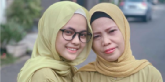 Ibunda Putri DA Meninggal Dunia, Ini Momen Kebersamaannya yang Kini Tinggal Kenangan