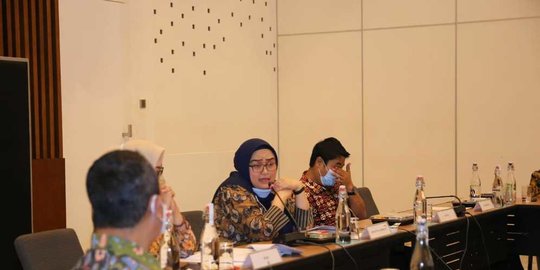 kemnaker sudah salurkan bantuan subsidi gaji rp4,9 triliun per hari ini