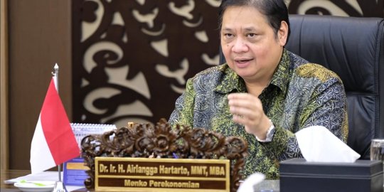 Airlangga Raih Priyardarshni Academy, Peneliti Sebut Pesimisme Covid Dijawab Baik