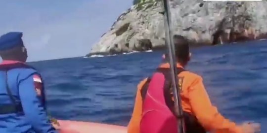 Tercebur saat Melaut, Begini Momen Penyelamatan Pria Terdampar di Kepulauan Anambas