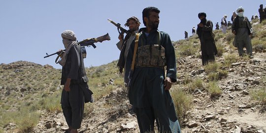 Taliban Gantung Jasad Diduga Pelaku Penculikan