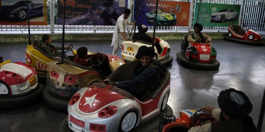 Taliban Larang Anggotanya Berswafoto di Tempat Wisata