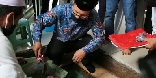 Wali Kota Danny Letakkan Batu Pertama Pembangunan Shelter Masjid Al Muttaqin