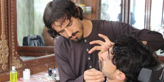 Taliban Larang Tukang Pangkas Rambut Cukur Jenggot, Putar Lagu