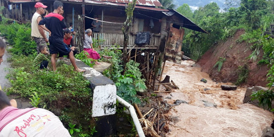 Banjir Bandang Terjang Empat Lawang, Puluhan Rumah Rusak Berat