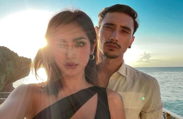 kini mulai terbuka jessica iskandar ungkap alasan jatuh hati pada vincent veerhag
