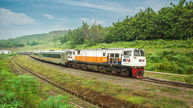 kereta api indonesia