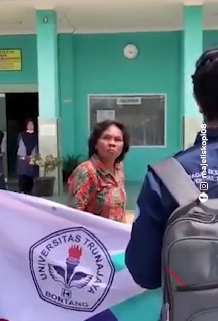 kelakuan dosen ini kebangetan mahasiswa demo tuntut hak malah dipukuli pakai sapu