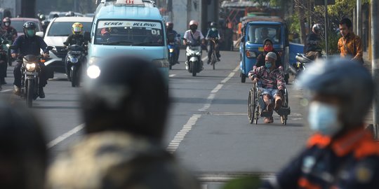 Aksesibilitas Kursi Roda Belum Ramah di Ibu Kota