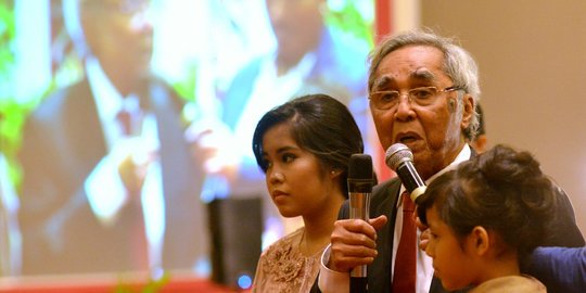 PDIP Berikan Penghormatan Kepada Sabam Sirait