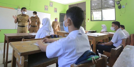 Siswa Positif Covid-19, PTM pada Dua SMP di Tangerang Dihentikan Sementara