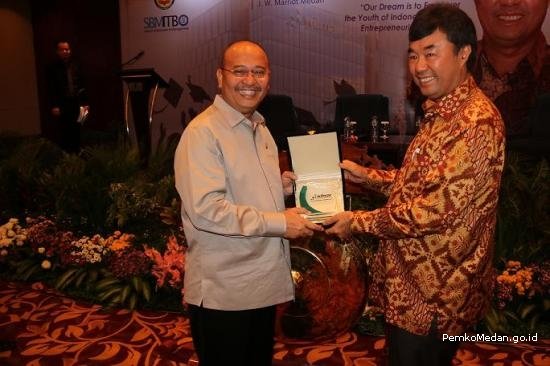 mengenal sosok martua sitorus orang tekaya ke 7 di indonesia asal pematangsiantar