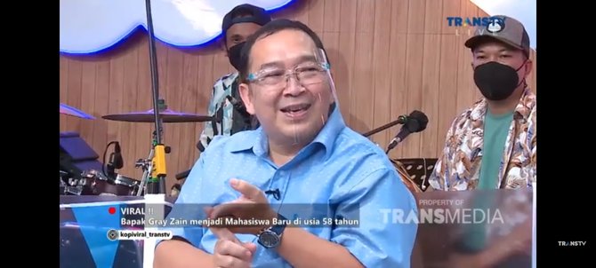 jadi mahasiswa di usia 58 tahun ini alasan gray zain